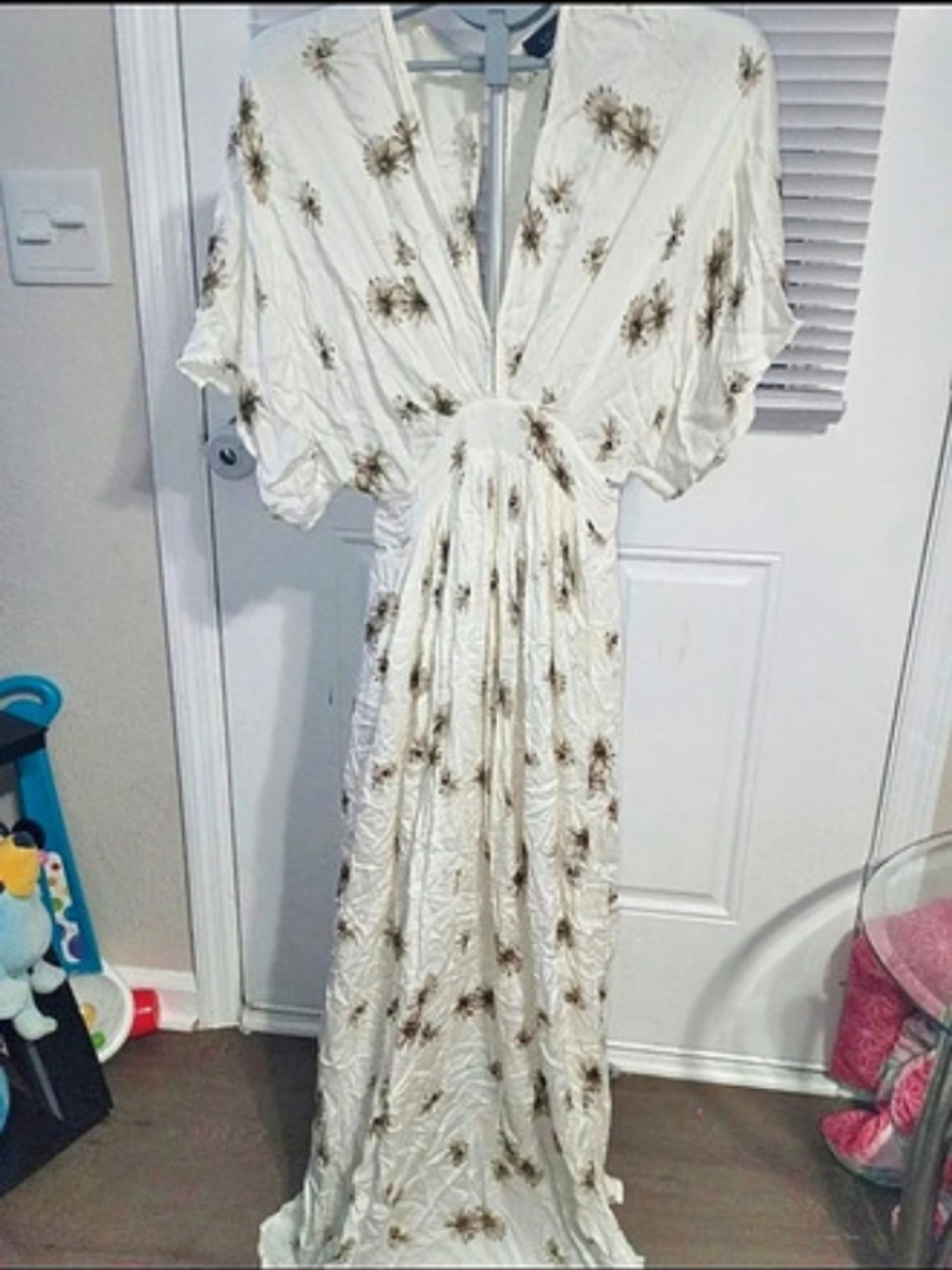 VICI Floral Maxi Dress in White & Brown Size Medium Like New